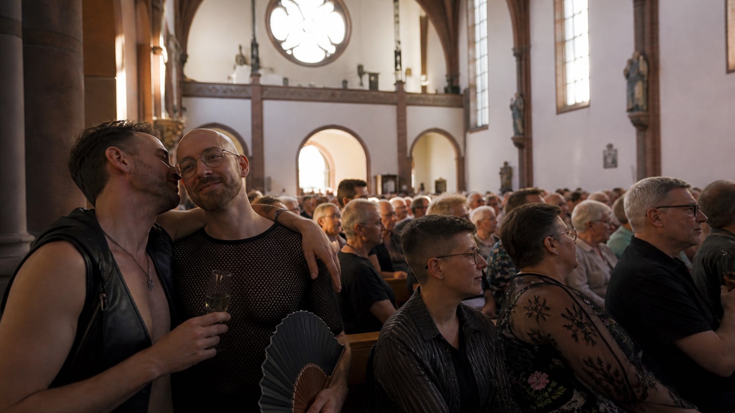 KI-generierte redaktionelle Szene zu All of Us – Herbstkonzert; keine Aufnahme der Veranstaltung